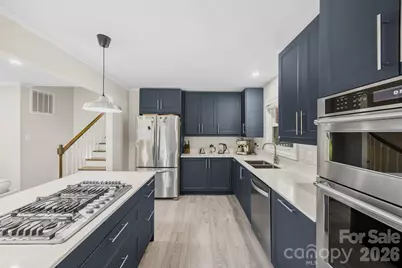 2411 Roundabout Lane, Charlotte, NC 28210 - Photo 2