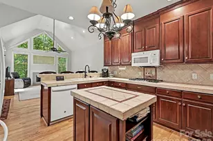 15001 Majestic Oak Dr, Charlotte, NC 28278 - Photo 12