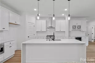1238 N Sharon Amity Rd, Charlotte, NC 28211 - Photo 8
