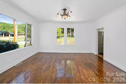 118 Robertson Street, Burnsville, NC 28714 - Photo 10