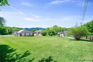 118 Robertson St, Burnsville, NC 28714 - Photo 46