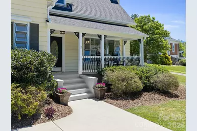 118 Robertson Street, Burnsville, NC 28714 - Photo 2