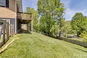 252 Oak Park Dr, Clyde, NC 28721 - Photo 6