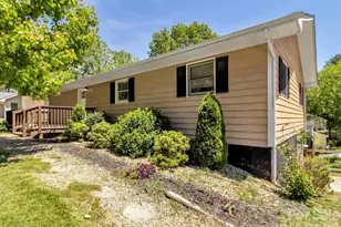252 Oak Park Dr, Clyde, NC 28721 - Photo 4