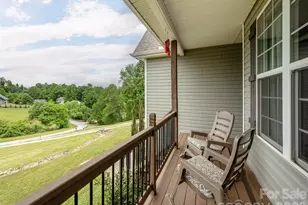 132 Beck Creek Cir, Flat Rock, NC 28731 - Photo 4
