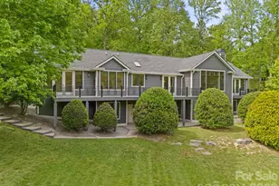 301 Winding Meadows Dr, Flat Rock, NC 28731 - Photo 2