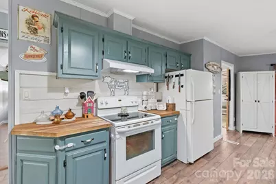 122 Fallswood Court, Hendersonville, NC 28739 - Photo 14