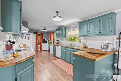 122 Fallswood Court, Hendersonville, NC 28739 - Photo 12