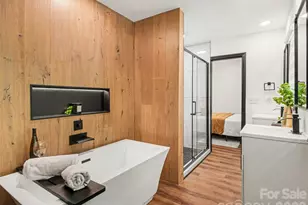 1831 Elizabeth Oaks Ave, Charlotte, NC 28216 - Photo 32