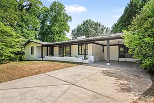 1831 Elizabeth Oaks Ave, Charlotte, NC 28216 - Photo 2