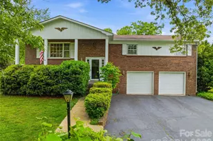 208 Applecross Ln, Hendersonville, NC 28791 - Photo 1
