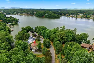 909 36th Ave NW, Hickory, NC 28601 - Photo 1