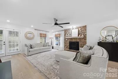 909 36th Avenue NW, Hickory, NC 28601 - Photo 10