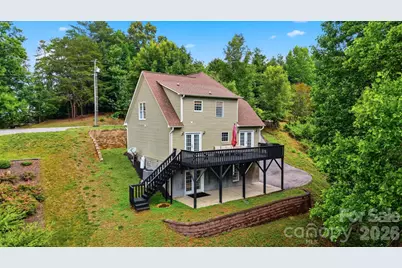 909 36th Avenue NW, Hickory, NC 28601 - Photo 2