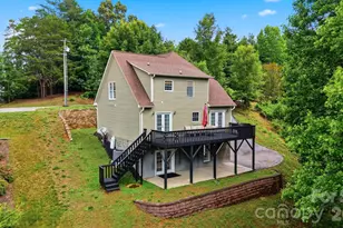 909 36th Ave NW, Hickory, NC 28601 - Photo 2