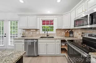 909 36th Ave NW, Hickory, NC 28601 - Photo 16