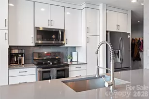 210 N Church St, Charlotte, NC 28202 - Photo 10