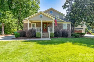 1617 Brook Rd, Charlotte, NC 28205 - Photo 1