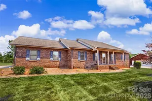 151 Meadow Oaks Dr, Statesville, NC 28625 - Photo 1