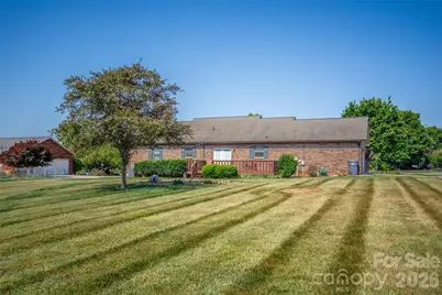 151 Meadow Oaks Drive, Statesville, NC 28625 - Photo 36