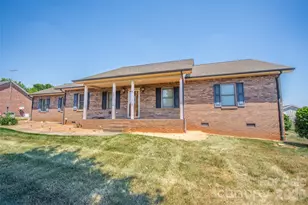 151 Meadow Oaks Dr, Statesville, NC 28625 - Photo 2