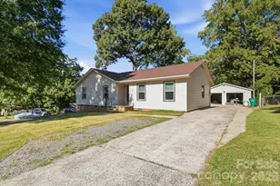 6301 Dwightware Blvd, Charlotte, NC 28227 - Photo 2