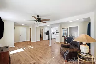 6301 Dwightware Blvd, Charlotte, NC 28227 - Photo 8