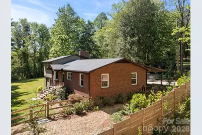 97 Columbia Circle, Hendersonville, NC 28792 - Photo 2