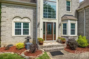 13020 Shannon Park Ln, Charlotte, NC 28273 - Photo 2
