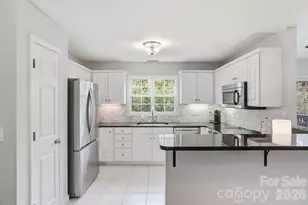 9026 St Pierre Ln, Charlotte, NC 28277 - Photo 8