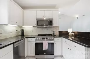 9026 St Pierre Ln, Charlotte, NC 28277 - Photo 6