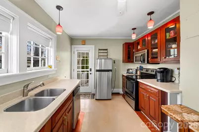 80 W Chestnut Street, Asheville, NC 28801 - Photo 10