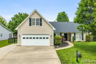 182 Misty Valley Rd, Fletcher, NC 28732 - Photo 4
