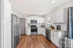 2 Chambers Garden Dr, Arden, NC 28704 - Photo 2