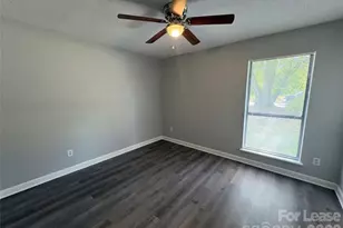 3600 Cobbleridge Dr, Charlotte, NC 28215 - Photo 6