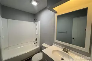 3600 Cobbleridge Dr, Charlotte, NC 28215 - Photo 10