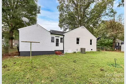 5726 Oak Drive, Charlotte, NC 28216 - Photo 30