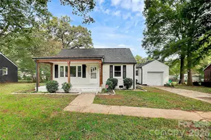 5726 Oak Dr, Charlotte, NC 28216 - Photo 4