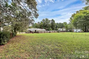 5726 Oak Dr, Charlotte, NC 28216 - Photo 26