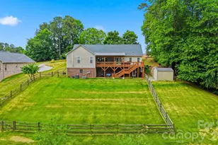 3422 North Bay Dr, Granite Falls, NC 28630 - Photo 2