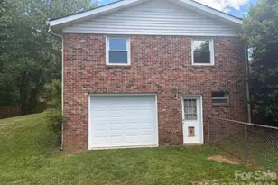 242 Edgewood Cir, Morganton, NC 28655 - Photo 2