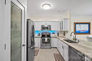 435 Appeldoorn Cir, Asheville, NC 28803 - Photo 6