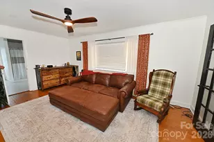 902 E Boyd St, Maiden, NC 28650 - Photo 2