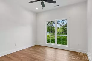 36 Haywood Xing Dr, Hendersonville, NC 28791 - Photo 28
