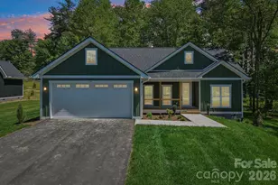 36 Haywood Xing Dr, Hendersonville, NC 28791 - Photo 2