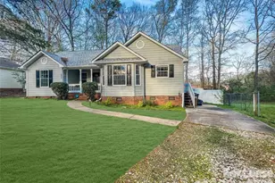 5933 Ruth Dr, Charlotte, NC 28215 - Photo 2
