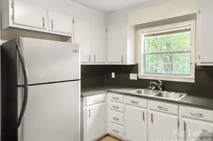 5933 Ruth Dr, Charlotte, NC 28215 - Photo 10