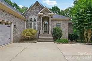 304 Catawba Crest Ln, Clover, SC 29710 - Photo 2