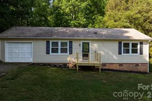 2120 40th Ave Ct NE, Hickory, NC 28601 - Photo 2