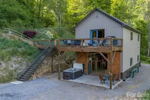 345 Moorehill Dr, Waynesville, NC 28786 - Photo 2
